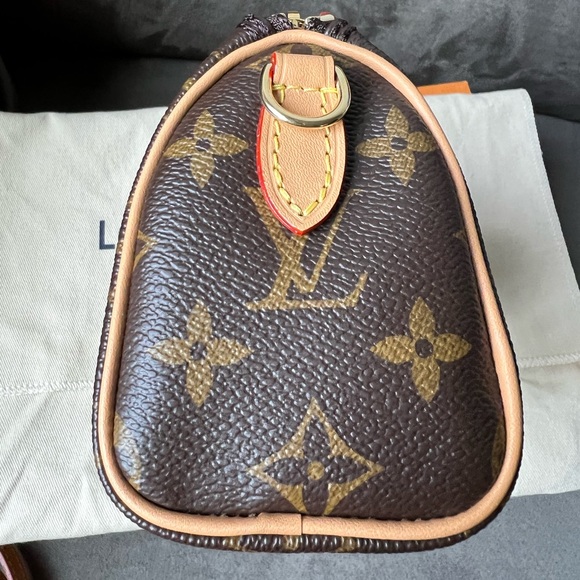 ❣️Final sale Authentic LV New Nano Speedy detachable straps❣️ - Picture 4 of 13